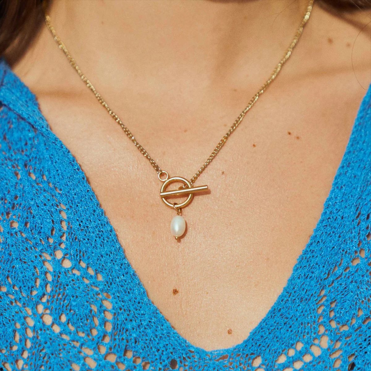 Gold Pearl Buckle Pendant Necklace – Trilussa Jewelers